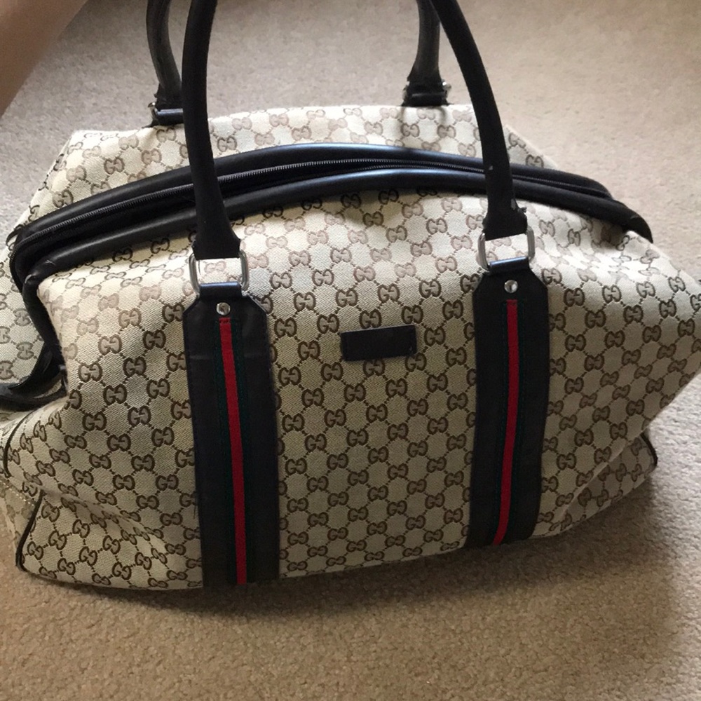 Gucci duffel bag